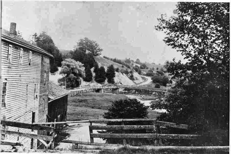 Pine Grove and Hayhoe Mill (to the left), 1915